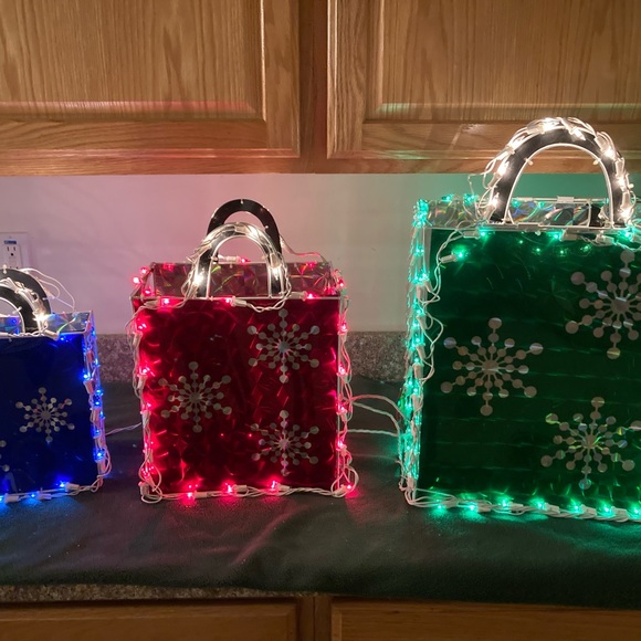 Lighted Gift Boxes/Bags